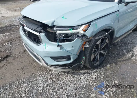 2019 Volvo Xc40 T5 Momentum z USA, uszkodzony, nr VIN YV4162UK8K2103729